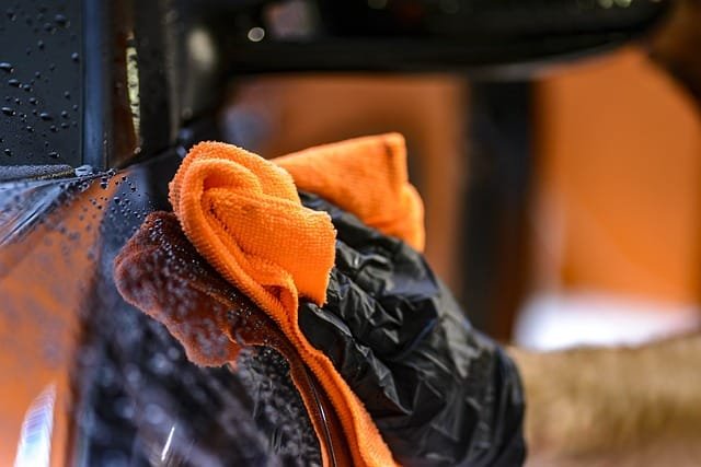 Photographie du lavage manuel d'une voiture chez Cars in Style près de Grenoble